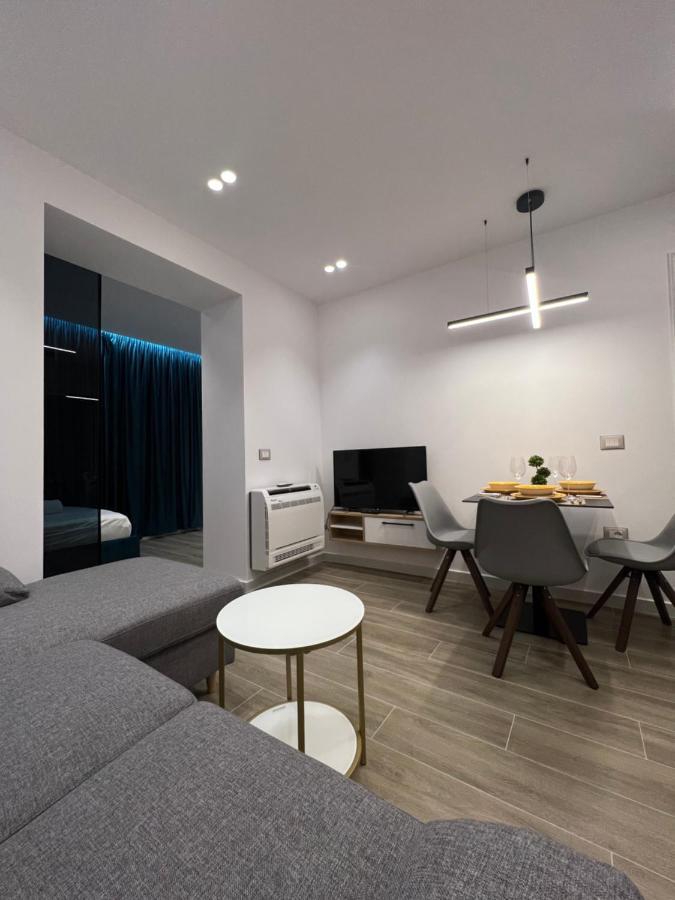 Deluxe Apartment Bllok Tiran Dış mekan fotoğraf