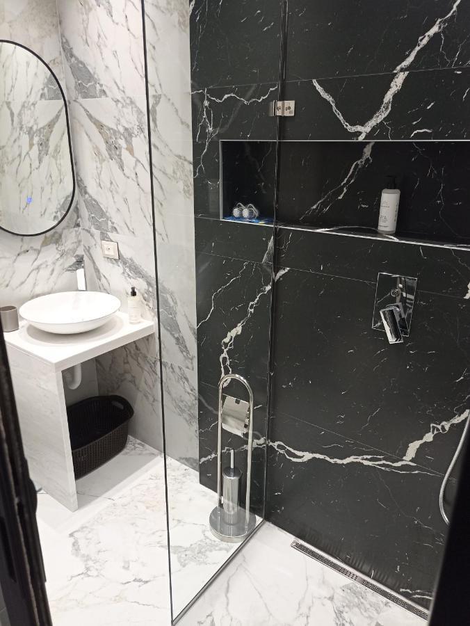 Deluxe Apartment Bllok Tiran Dış mekan fotoğraf