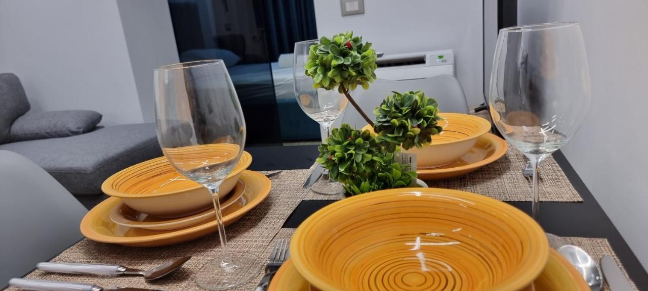 Deluxe Apartment Bllok Tiran Dış mekan fotoğraf
