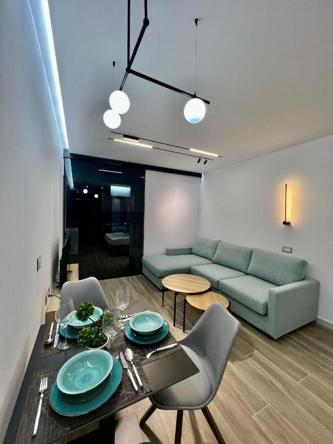 Deluxe Apartment Bllok Tiran Dış mekan fotoğraf