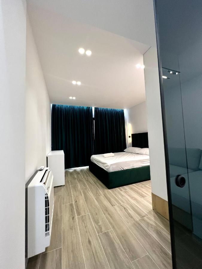 Deluxe Apartment Bllok Tiran Dış mekan fotoğraf