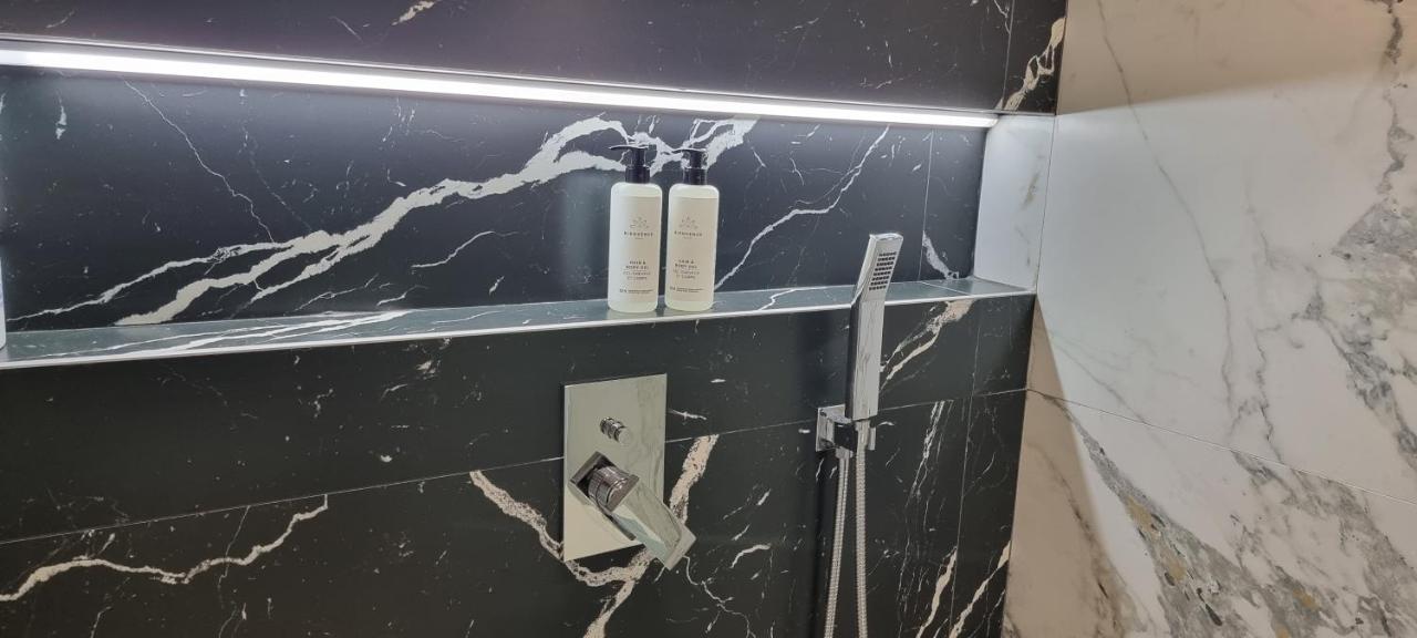 Deluxe Apartment Bllok Tiran Dış mekan fotoğraf